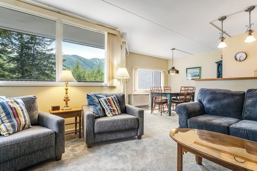 Photo of Livingroom in Warren