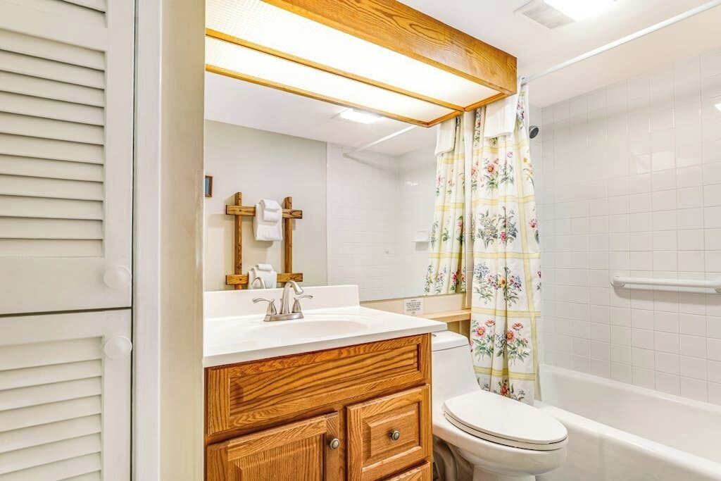 Photo of Bathroom in Warren