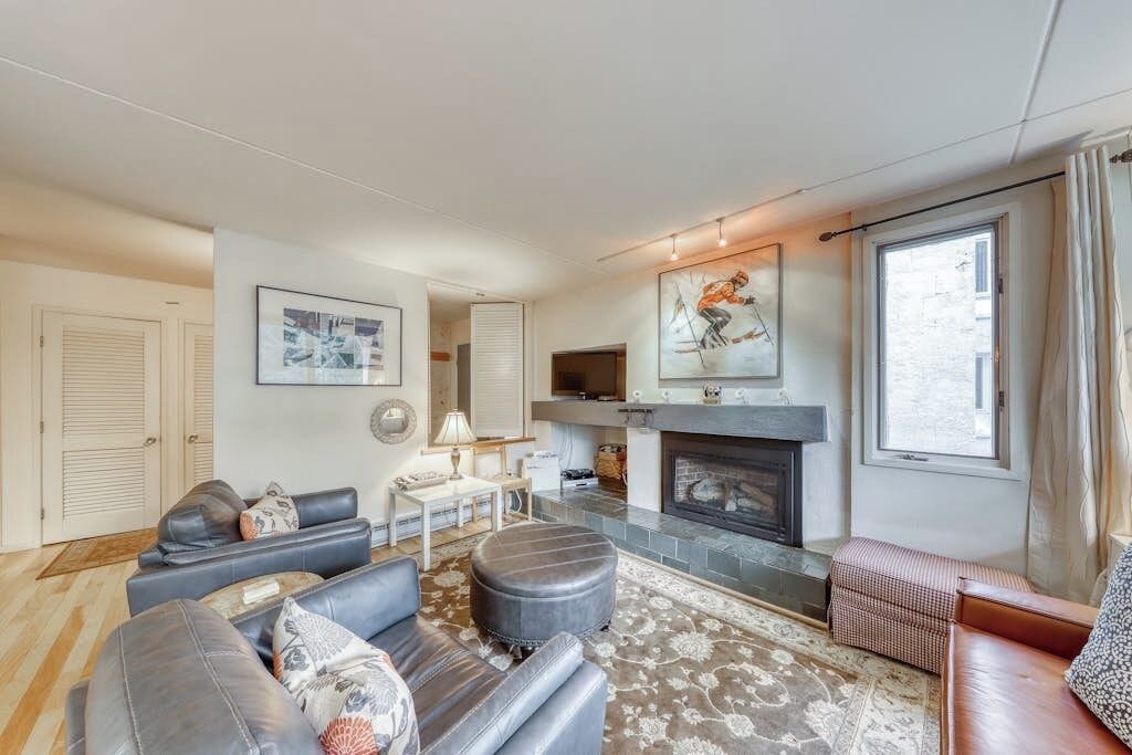 Photo of Livingroom in Warren