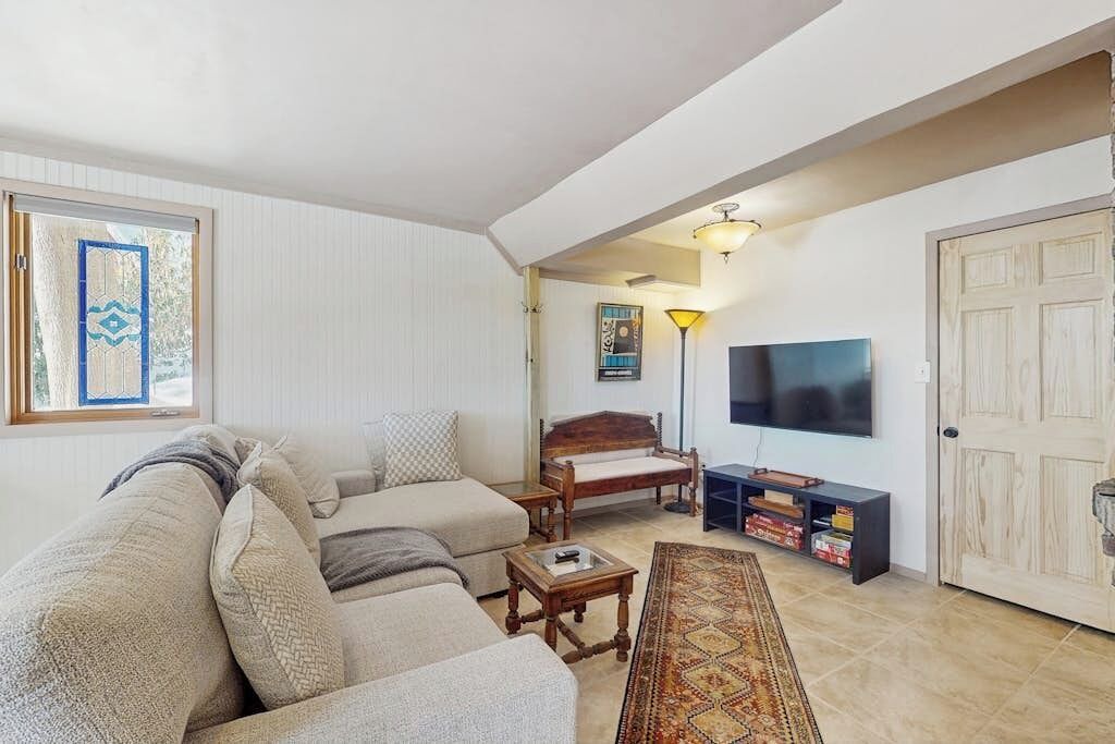 Photo of Livingroom in Pittsfield