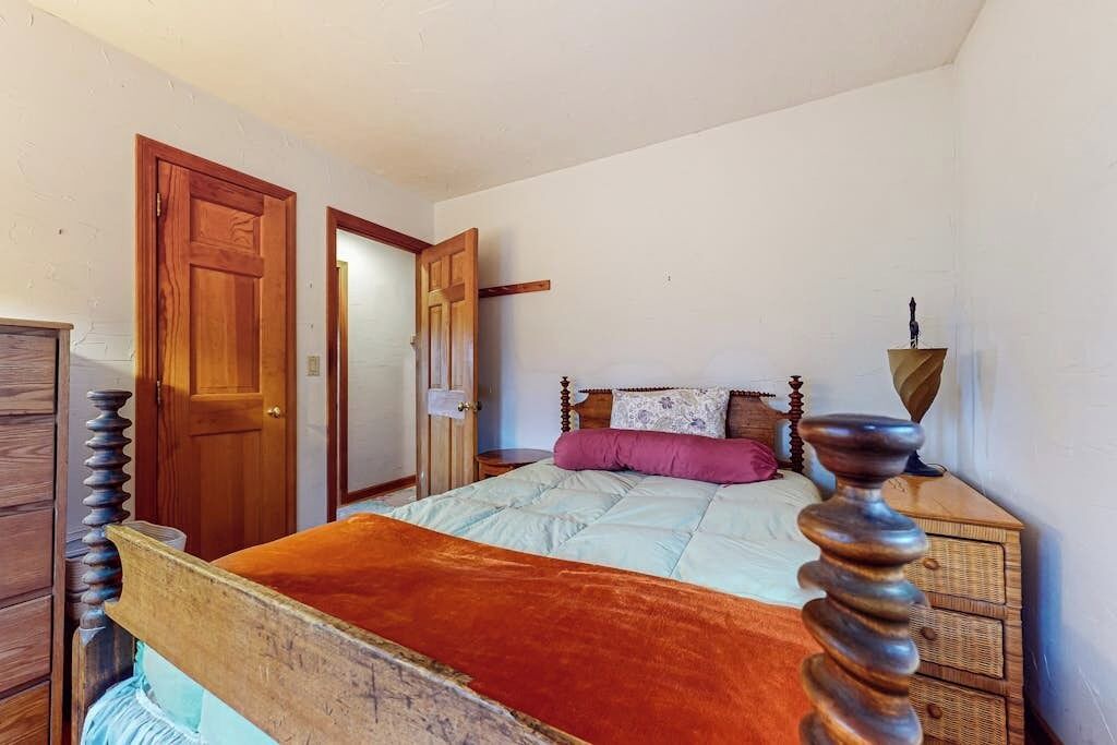 Photo of Bedroom in Pittsfield