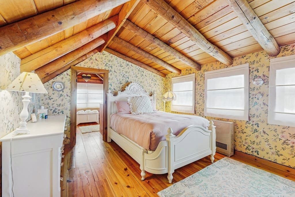Photo of Bedroom in Bethel