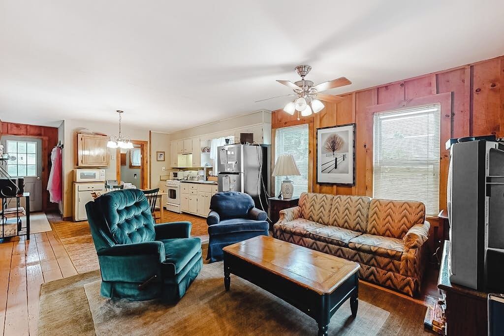 Photo of Livingroom in Poultney