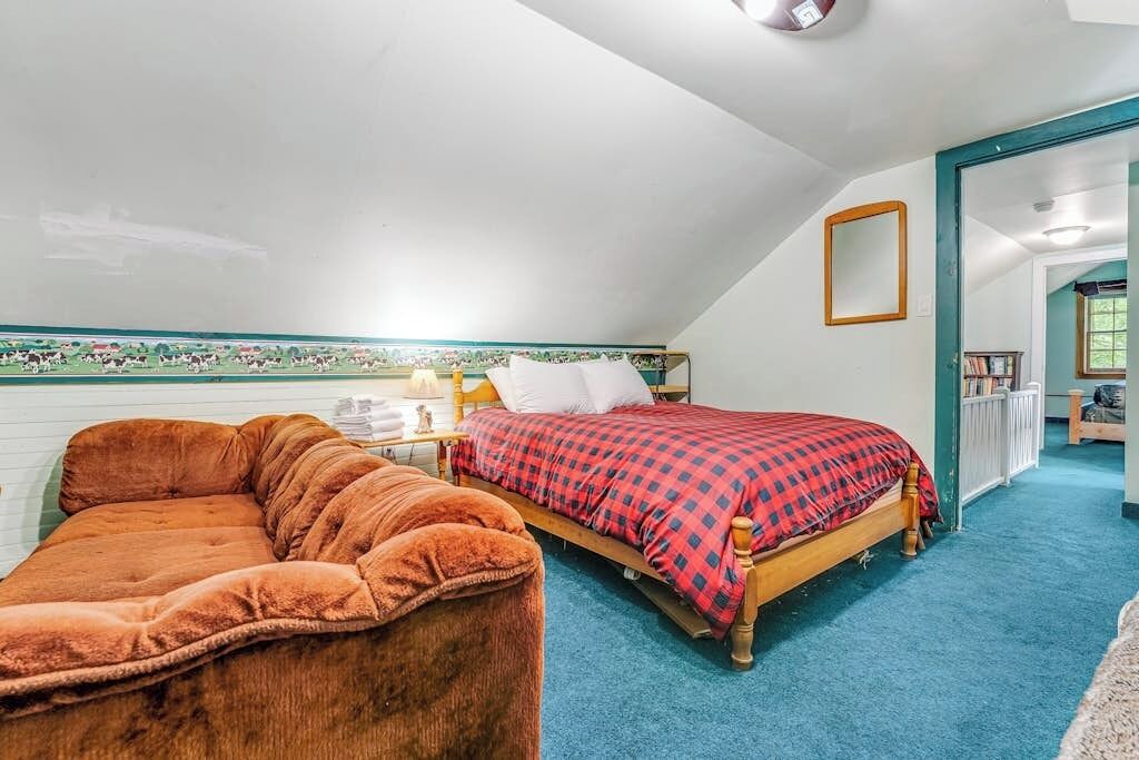 Photo of Bedroom in Roxbury