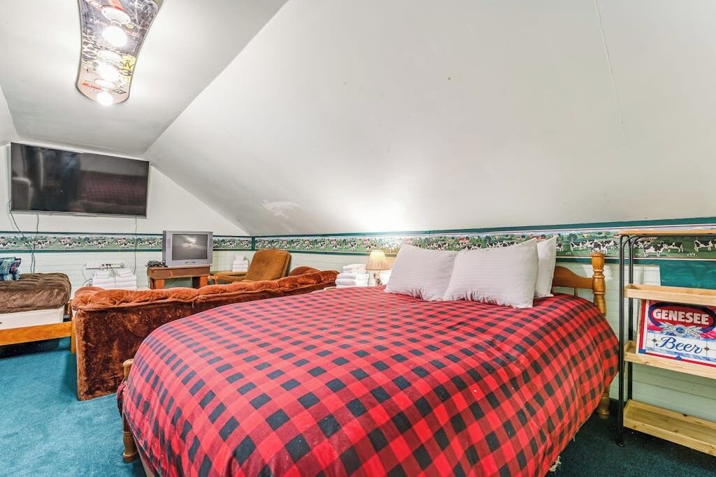 Photo of Bedroom in Roxbury