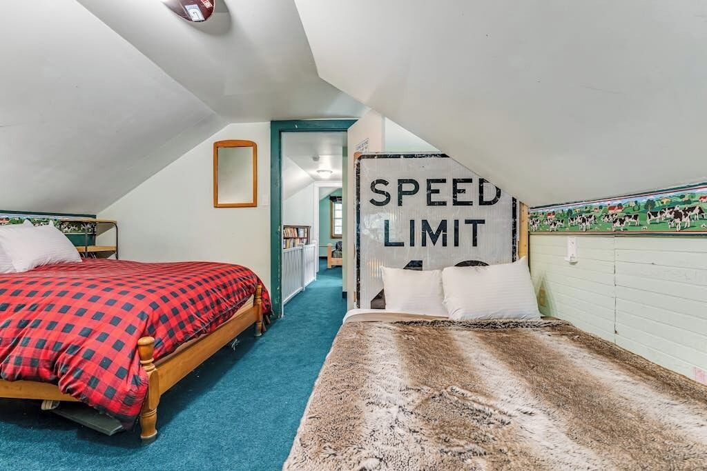 Photo of Bedroom in Roxbury