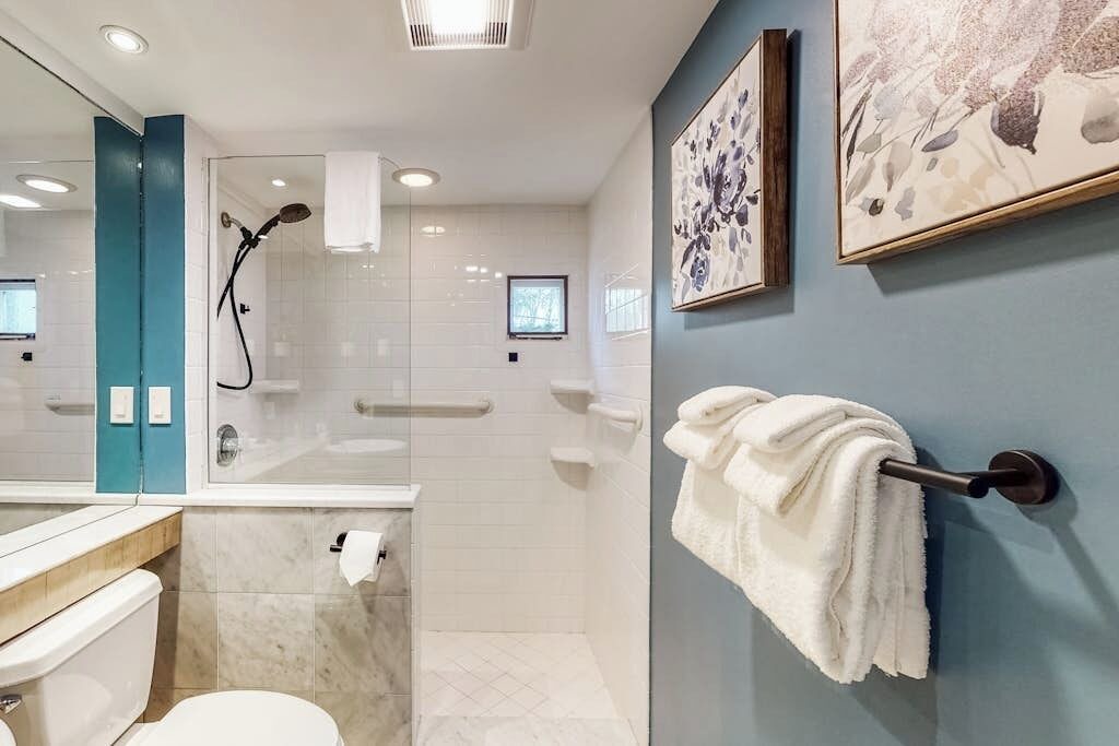 Photo of Bathroom in Warren