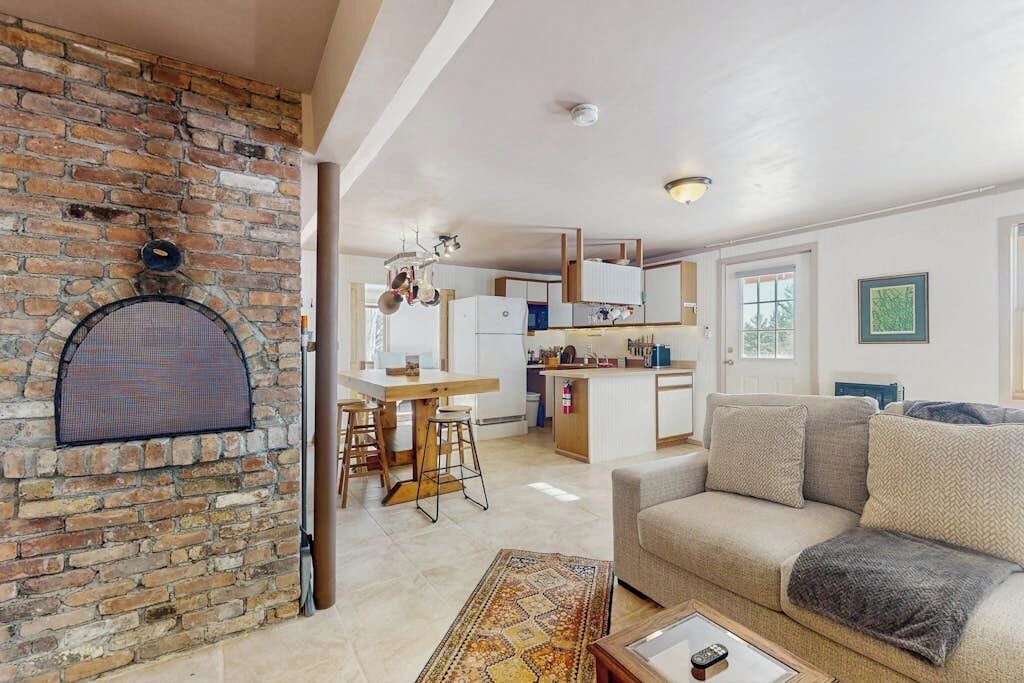 Photo of Livingroom in Pittsfield