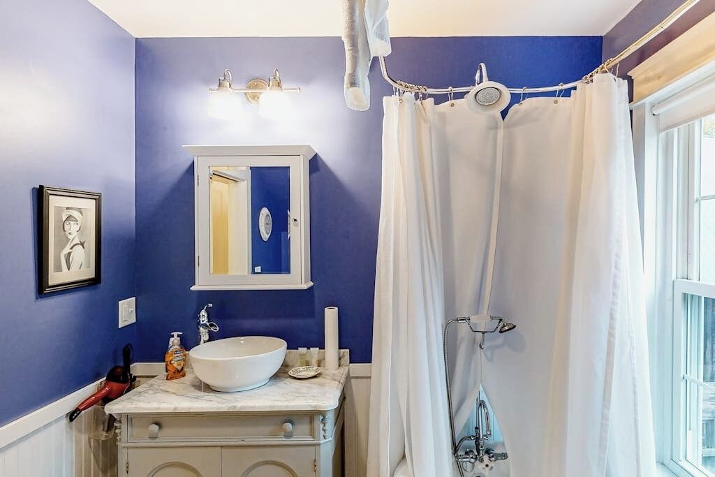Photo of Bathroom in East Wallingford