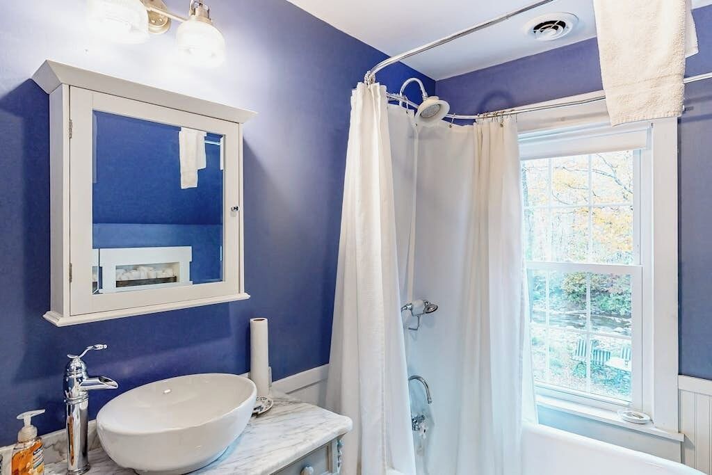 Photo of Bathroom in East Wallingford