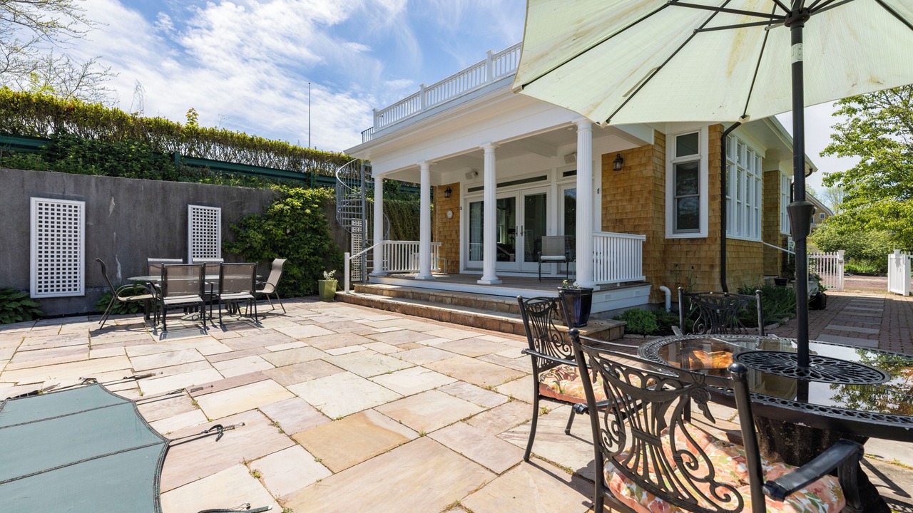 Photo of Outdoor in Watch Hill