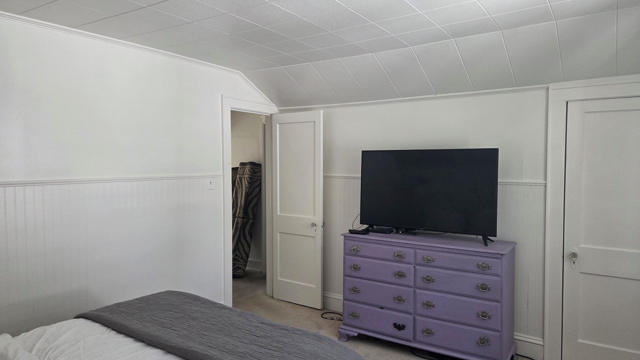 Photo of Bedroom in Maplewood