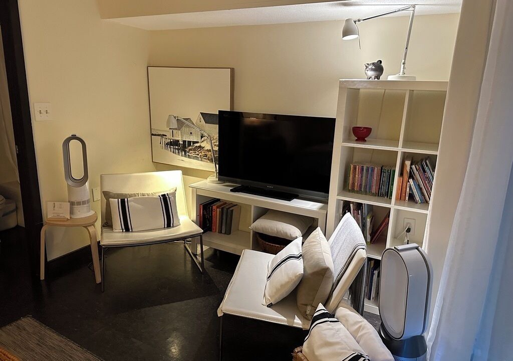 Photo of Livingroom in Mid-Cambridge