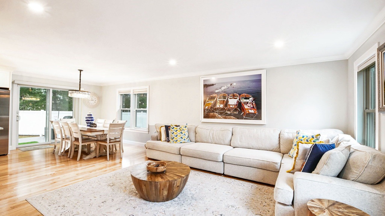 Photo of Livingroom in Mashpee