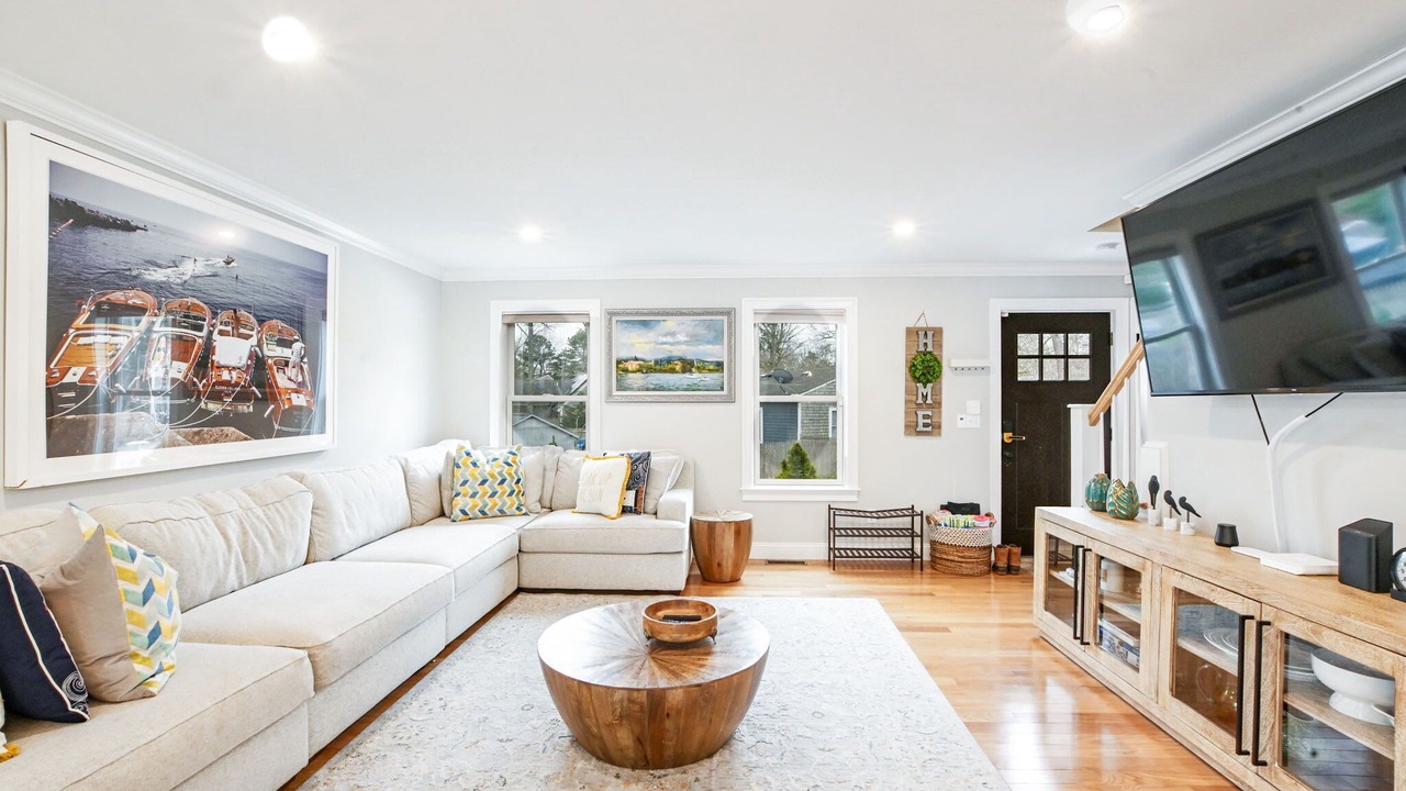 Photo of Livingroom in Mashpee