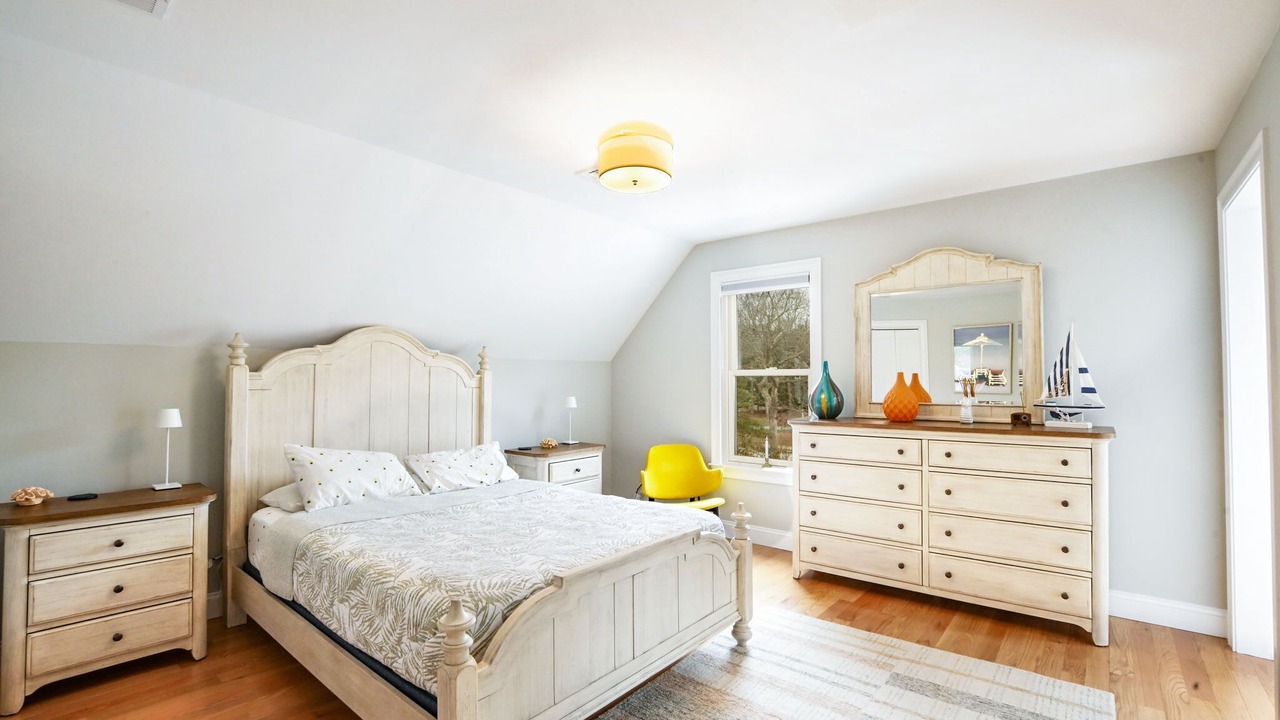 Photo of Bedroom in Mashpee