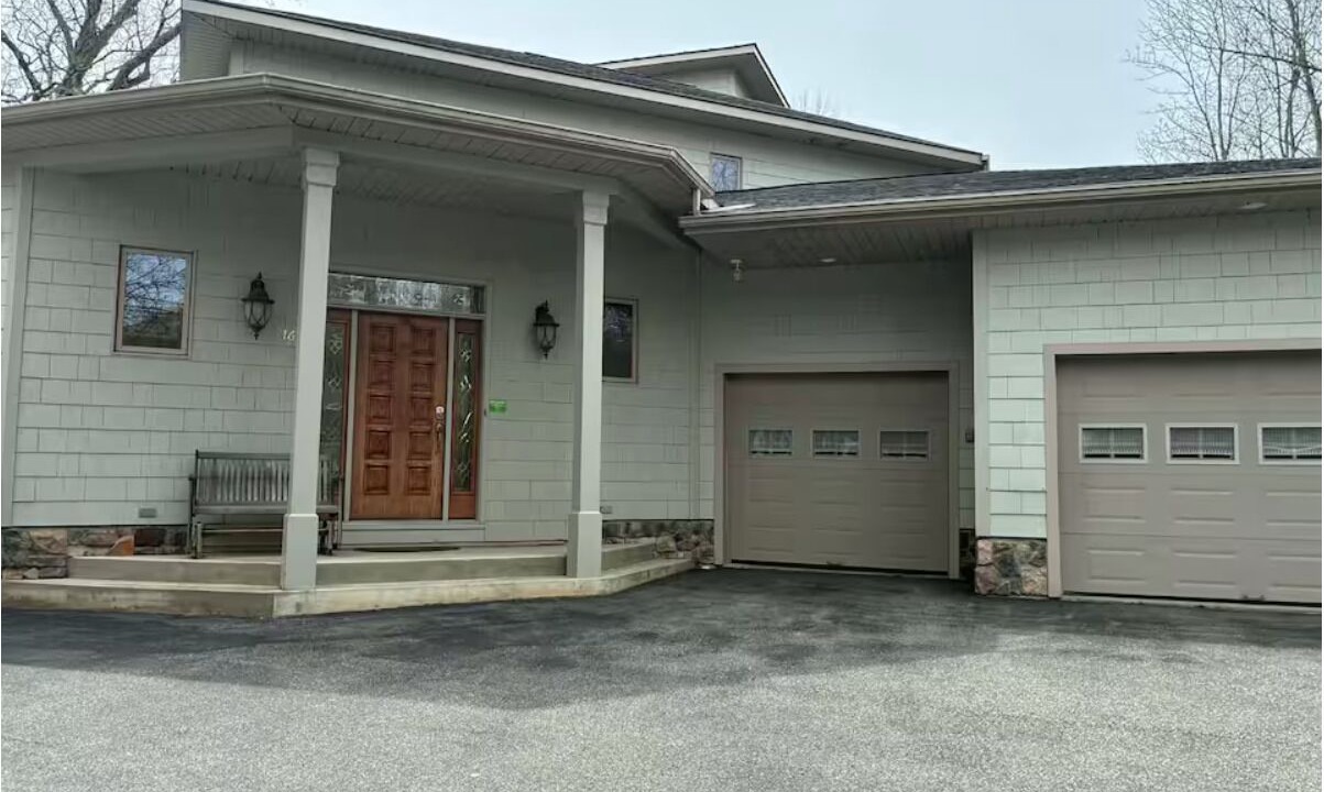 Photo of Outdoor in Malletts Bay