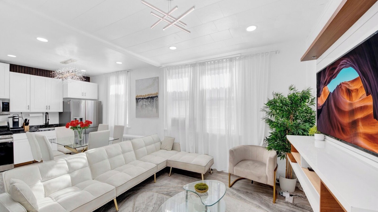 Photo of Livingroom in Southeast Yonkers