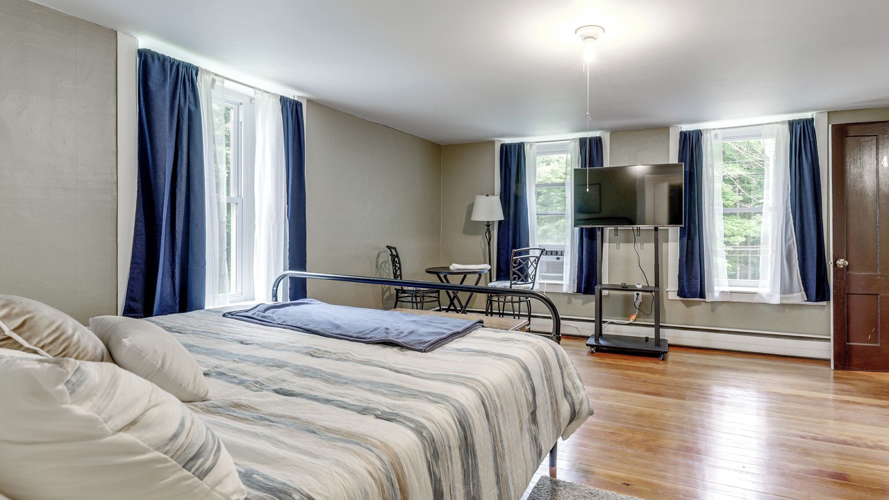 Photo of Bedroom in Middletown