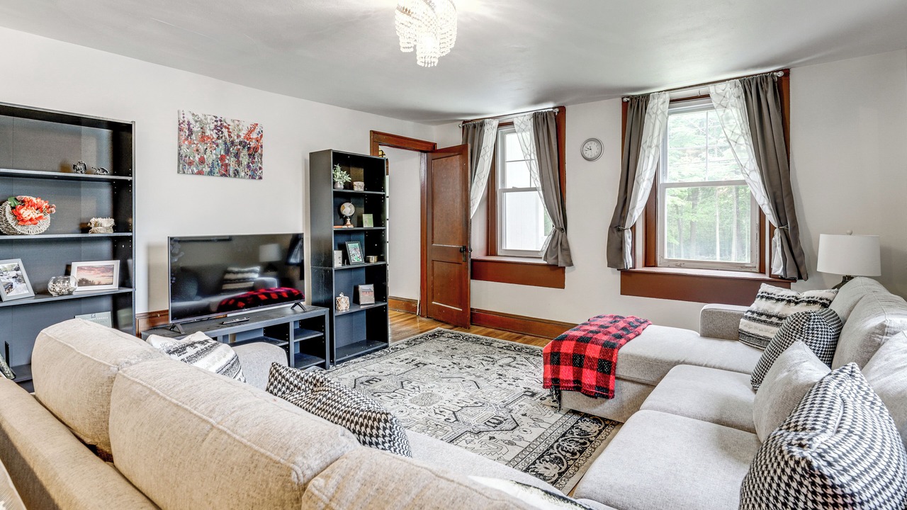 Photo of Livingroom in Middletown