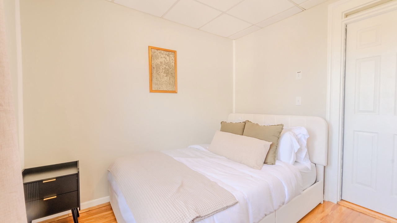 Photo of Bedroom in Somerville