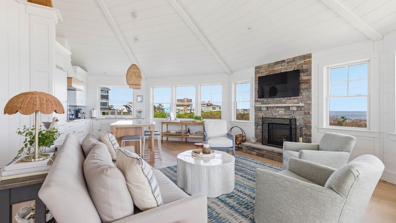 Photo of Livingroom in Biddeford Pool