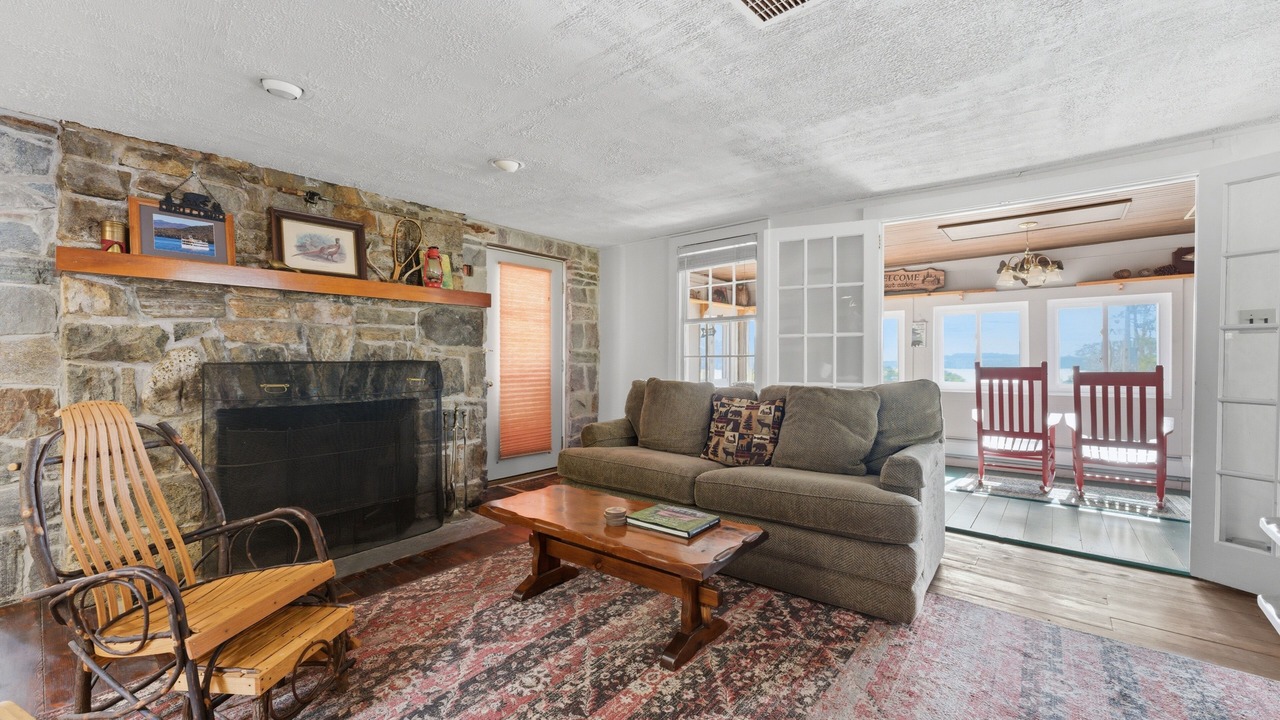 Photo of Livingroom in Lake George