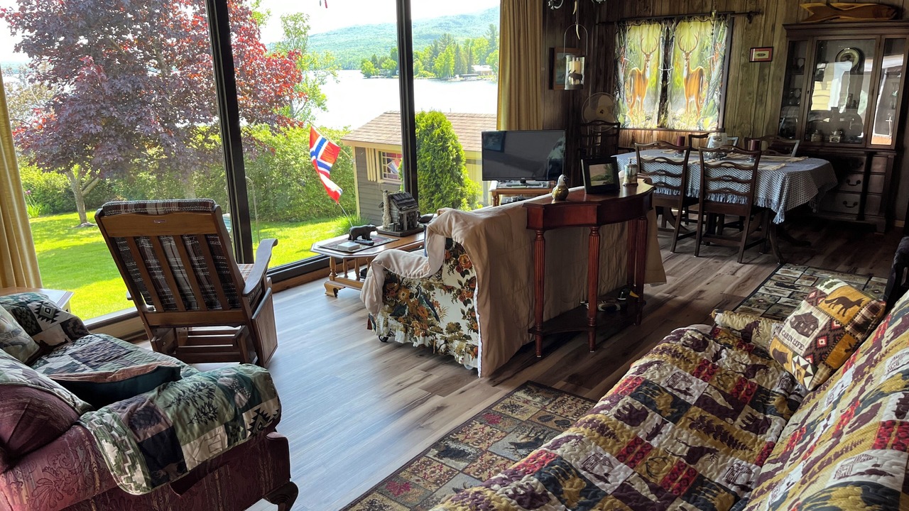 Photo of Livingroom in Ellenburg Depot
