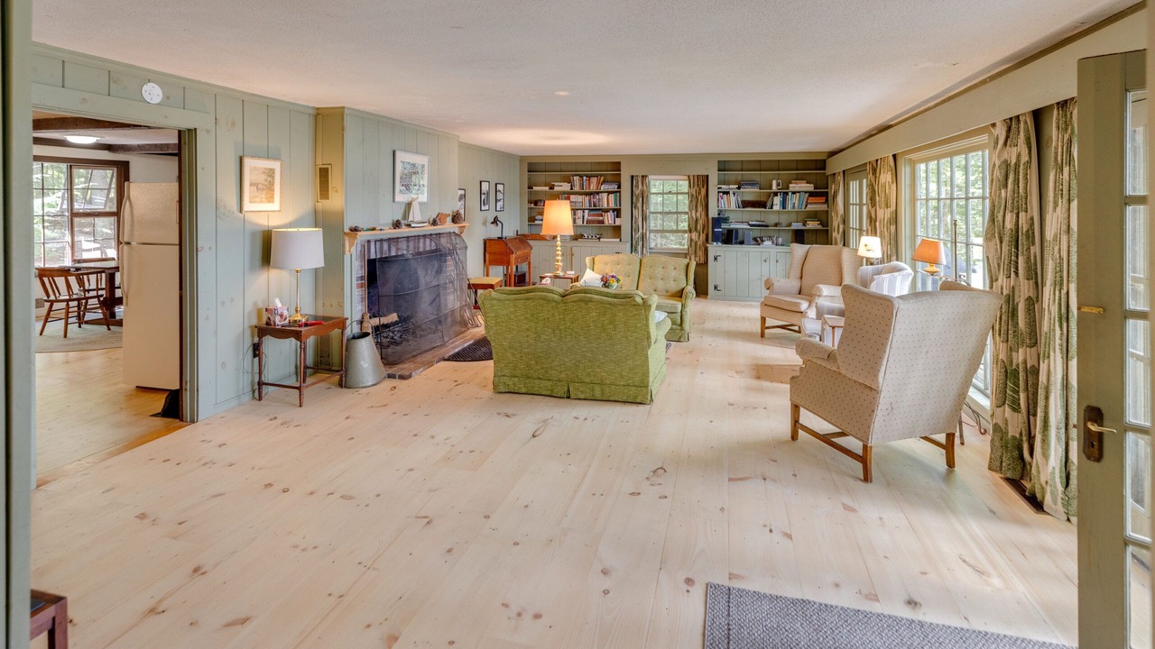 Photo of Livingroom in Holderness
