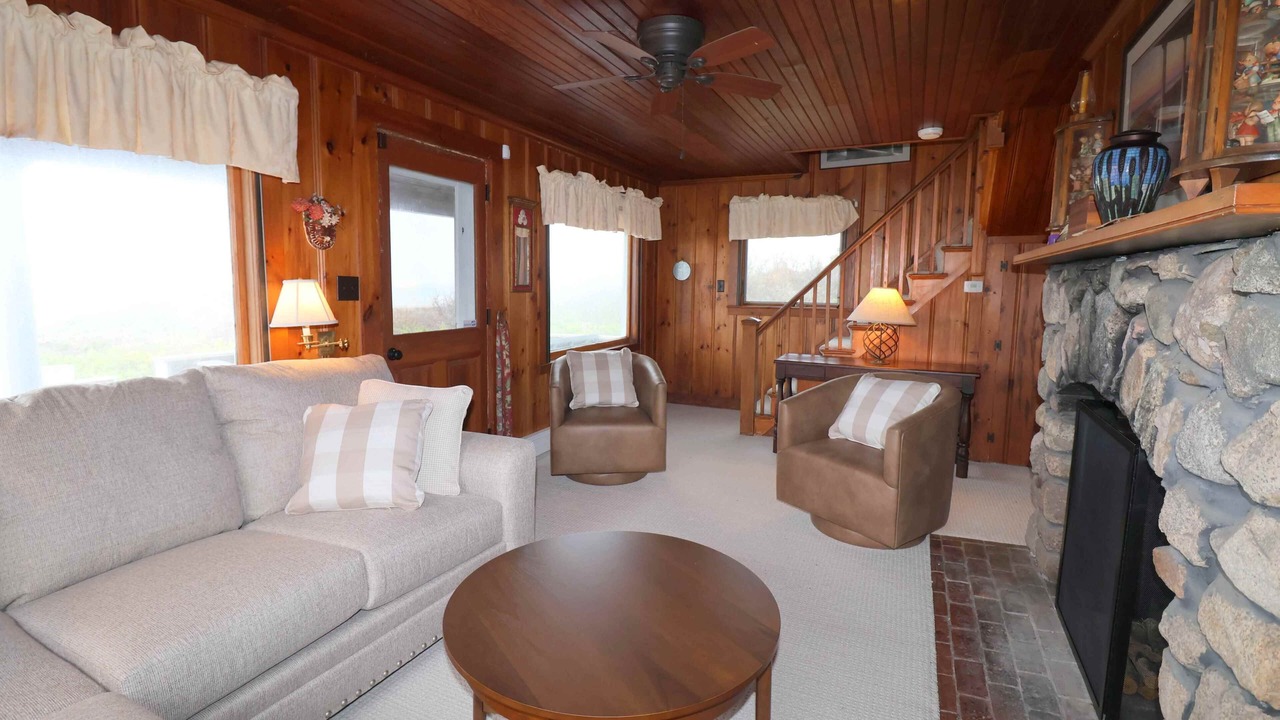 Photo of Livingroom in East Dennis