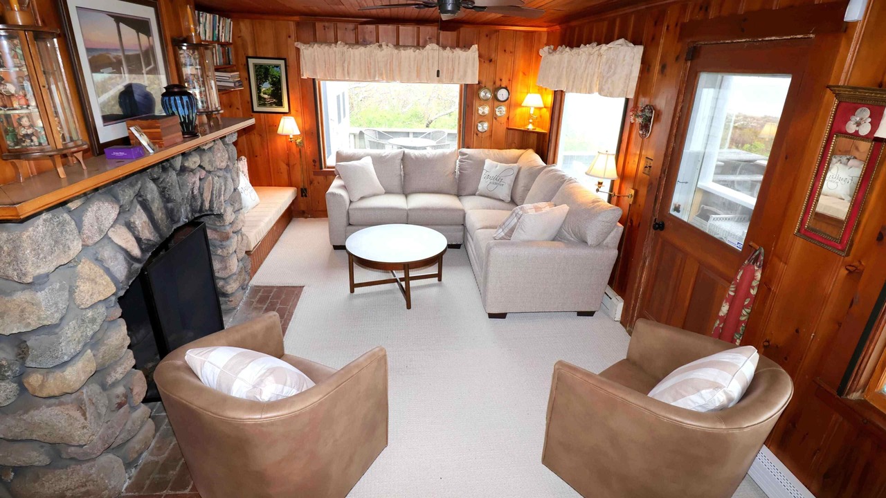 Photo of Livingroom in East Dennis