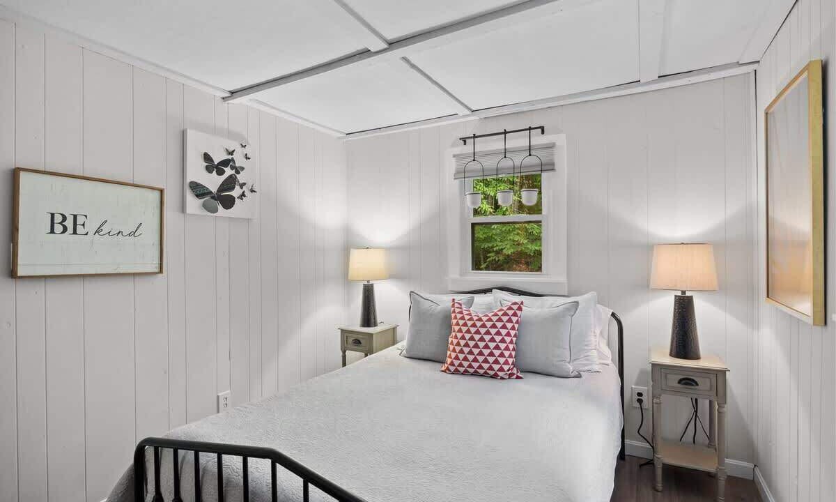 Photo of Bedroom in Newbury