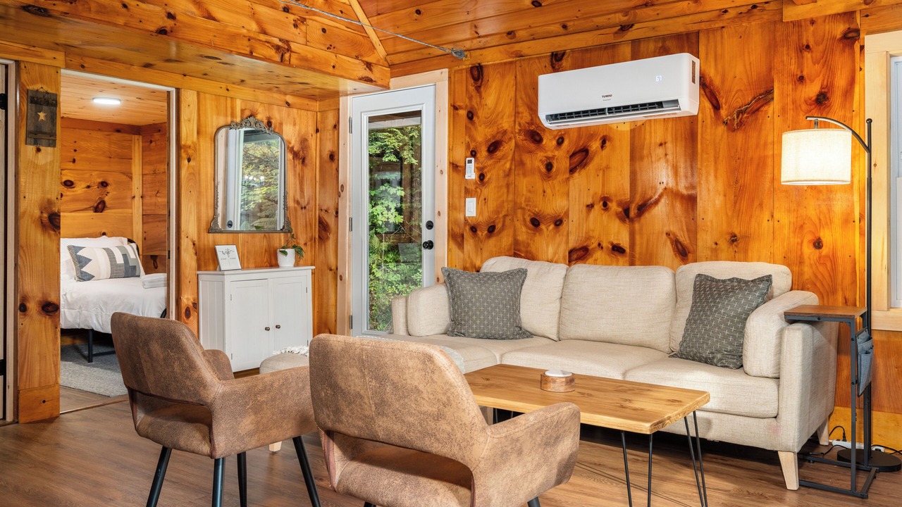 Photo of Livingroom in Brookfield