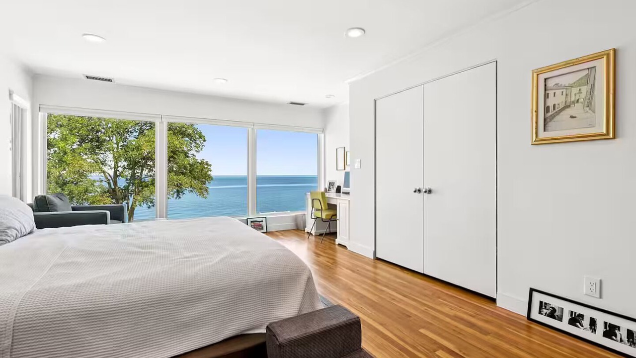Photo of Bedroom in Bayville