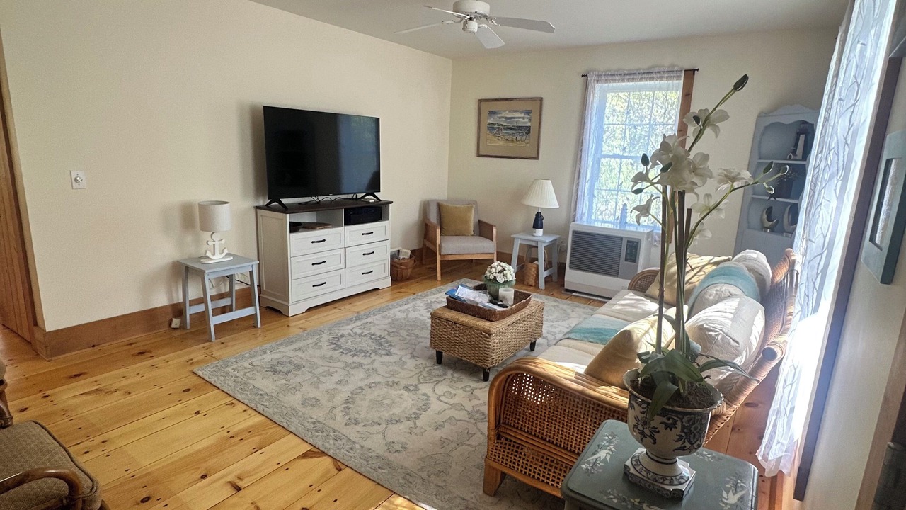 Photo of Livingroom in Edgartown