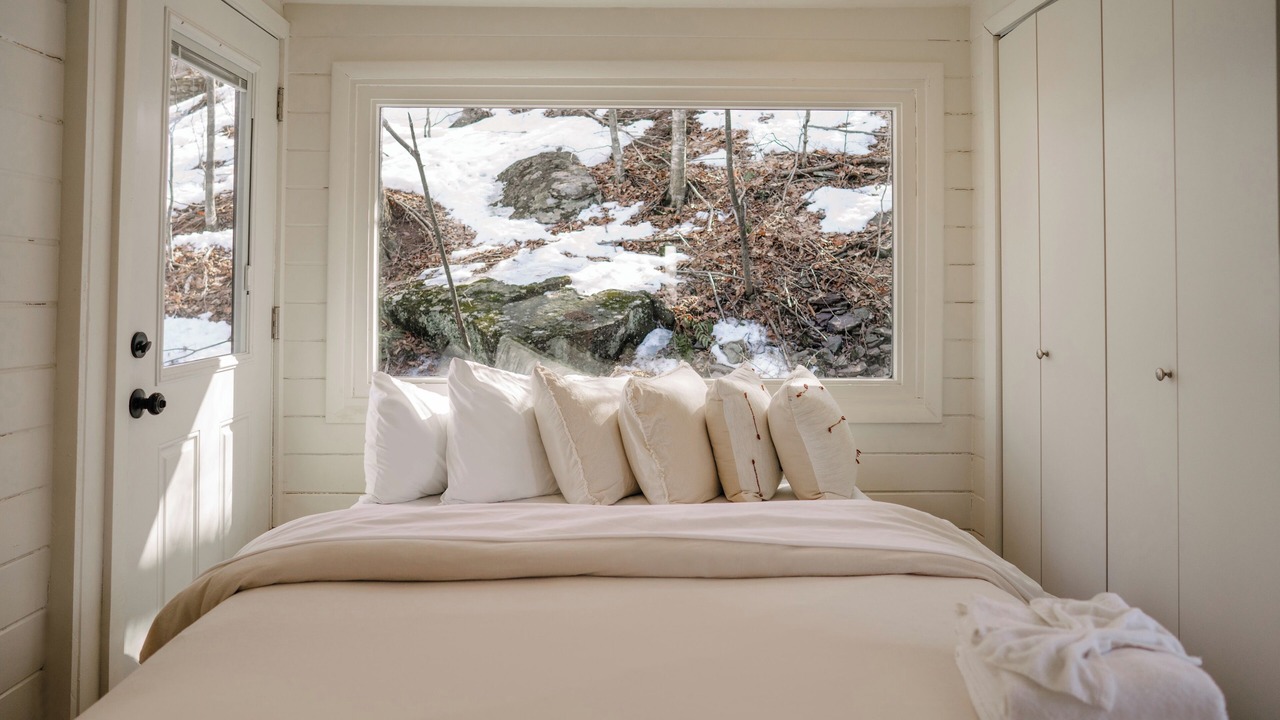 Photo of Bedroom in Parksville