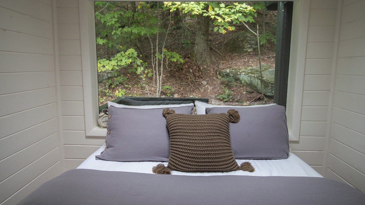 Photo of Bedroom in Parksville