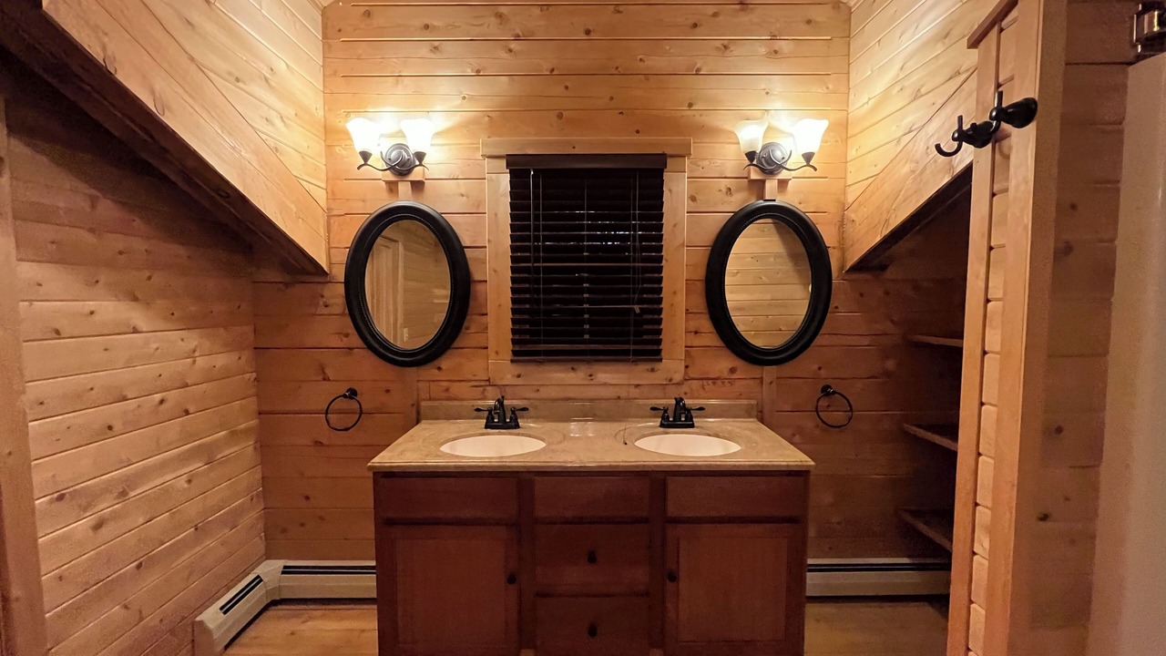 Photo of Bathroom in Bakersfield