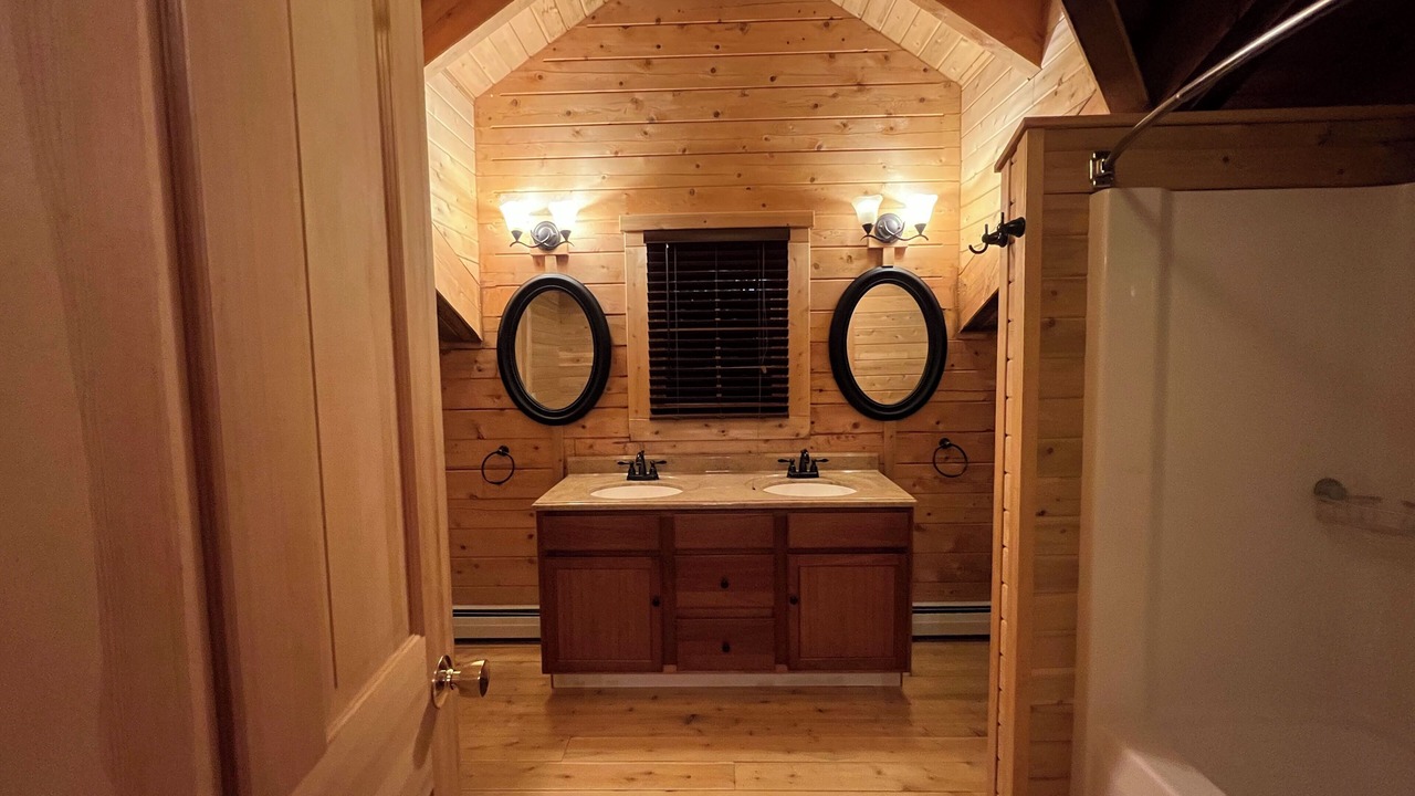 Photo of Bathroom in Bakersfield