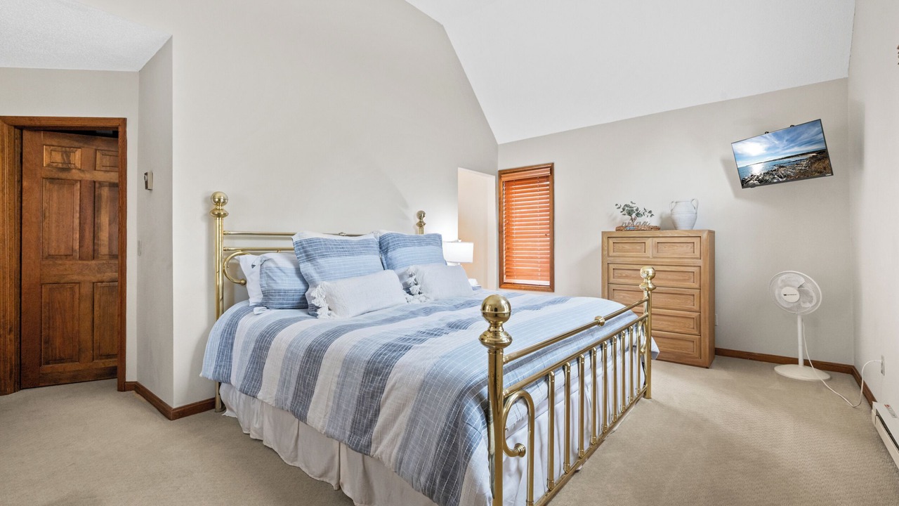 Photo of Bedroom in South Down Shores