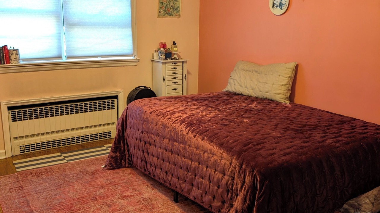Photo of Bedroom in Garfield