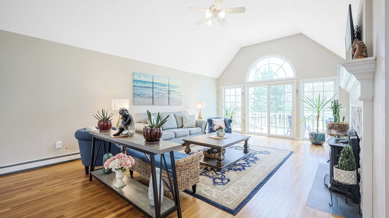 Photo of Livingroom in East Sandwich