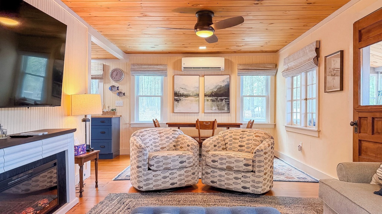 Photo of Livingroom in Barrington