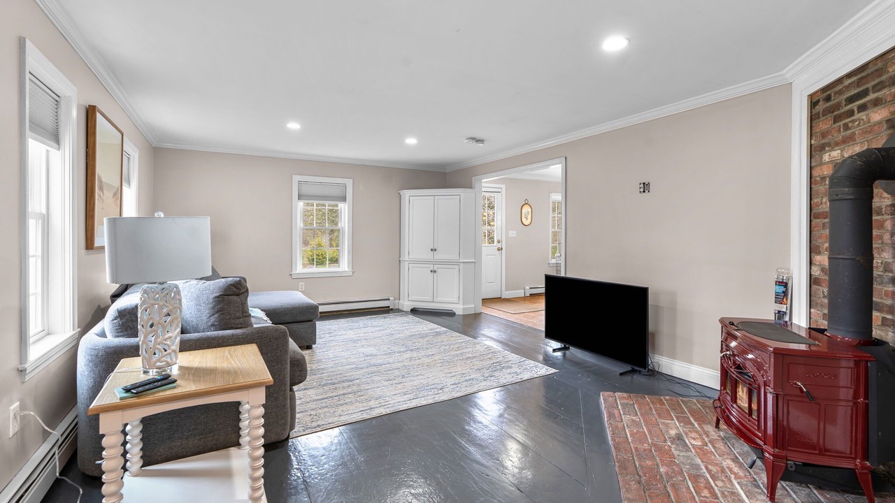 Photo of Livingroom in West Barnstable