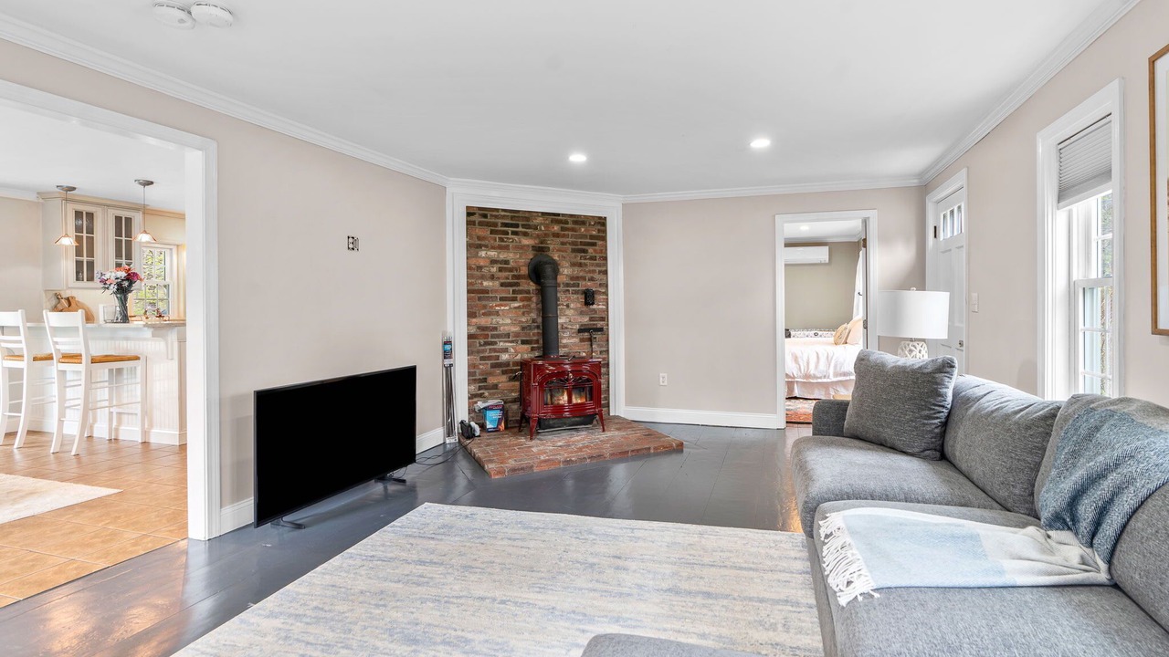 Photo of Livingroom in West Barnstable