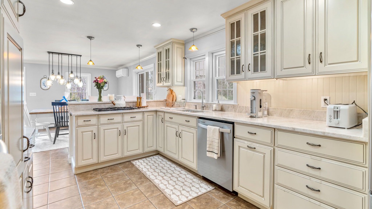 Photo of Kitchen in West Barnstable
