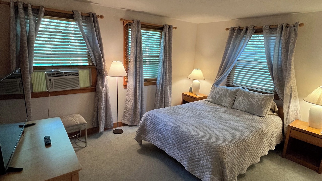 Photo of Bedroom in Chilmark