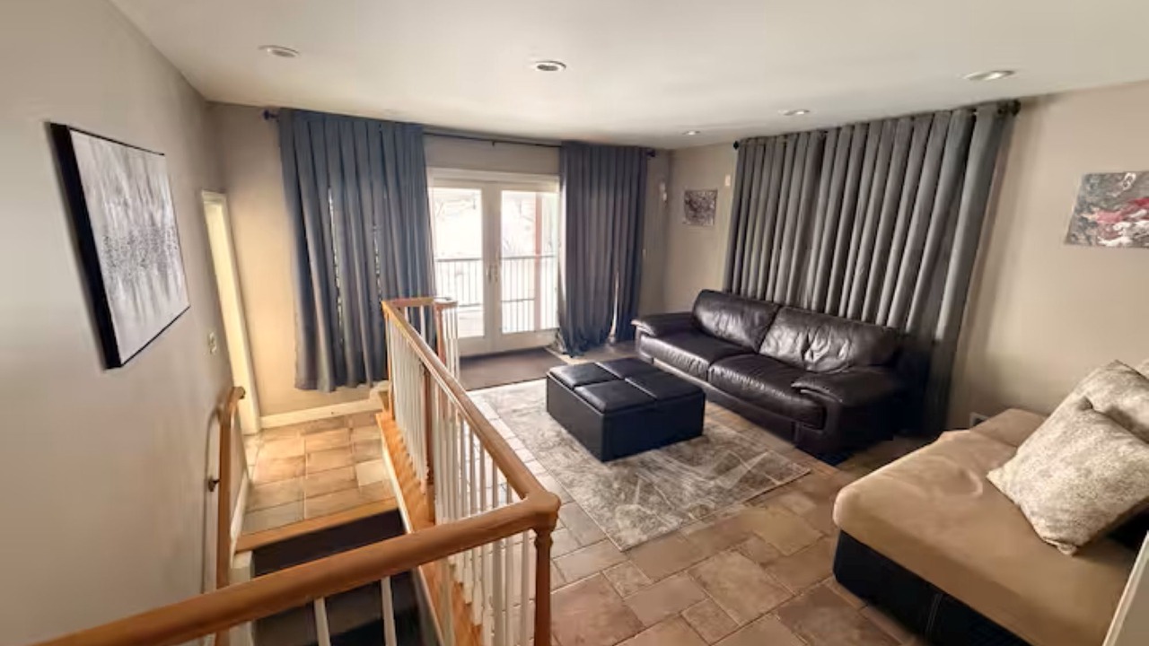 Photo of Livingroom in Queensbury