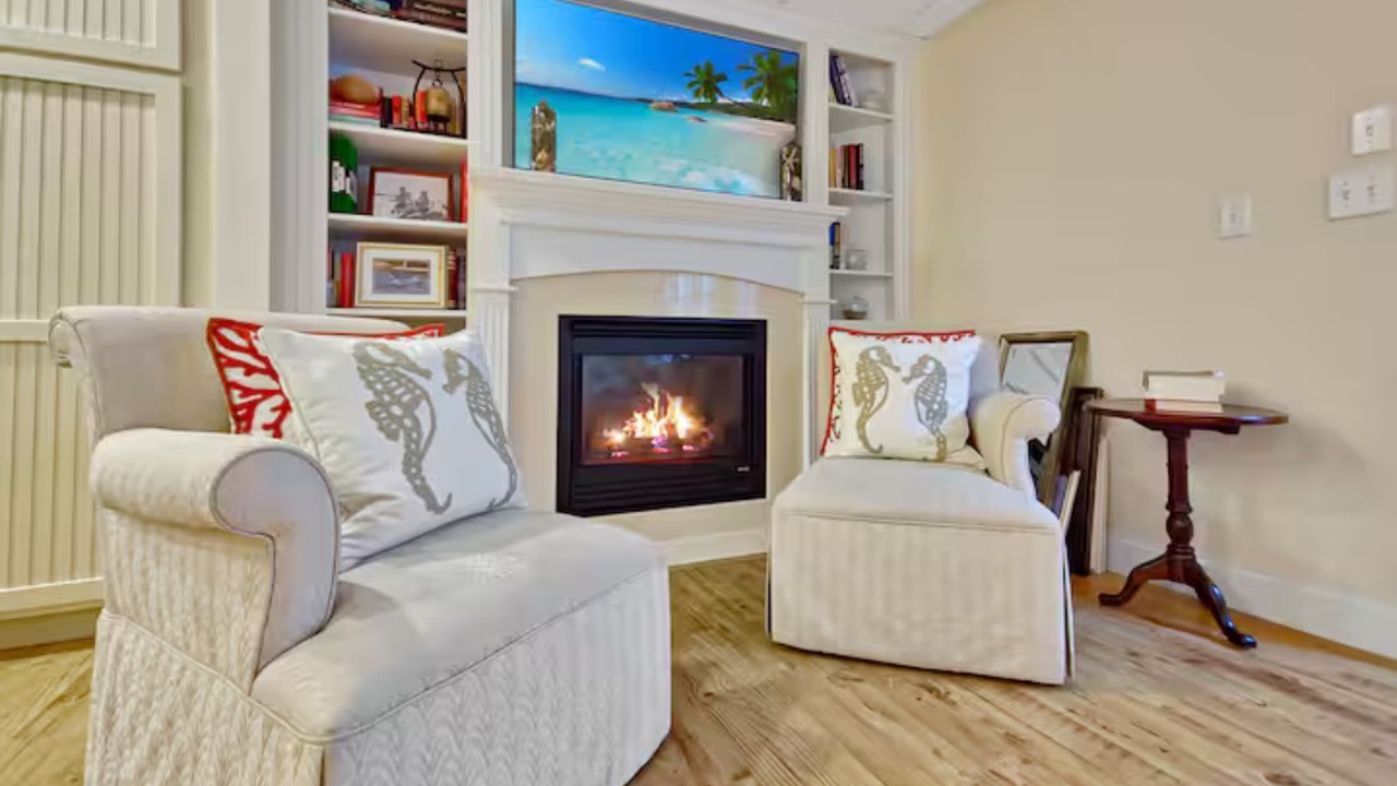 Photo of Livingroom in Popponesset
