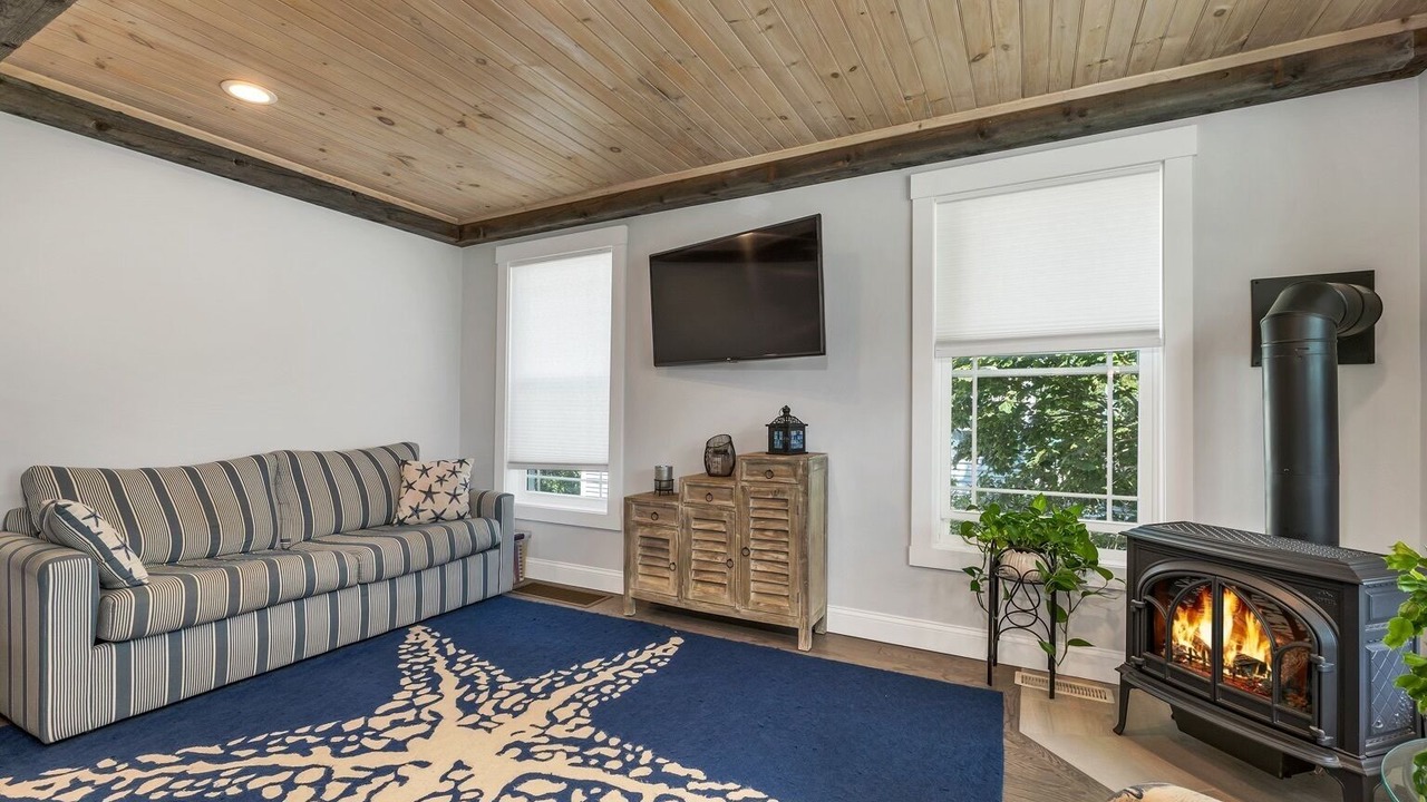 Photo of Livingroom in Hampton